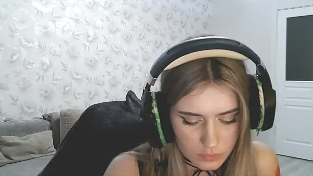 Snapshot of JerrieLoosle chatting on September 28, 5:51 pm JerrieLoosle online show from September 28, 5:51 pm