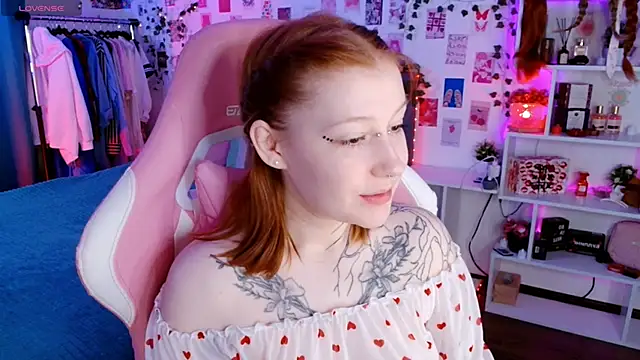 Ayla Hicks online show from November 10, 3:27 am