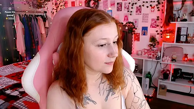 Ayla Hicks online show from November 27, 7:49 pm