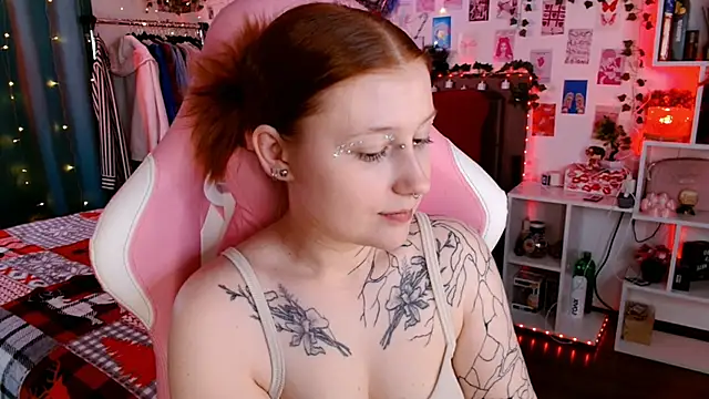 Ayla Hicks online show from November 29, 8:23 pm