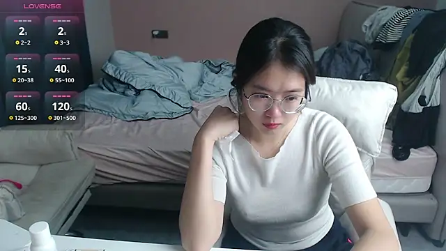 Snapshot of redrose520 chatting on November 16, 11:38 am redrose520 online show from November 16, 11:38 am