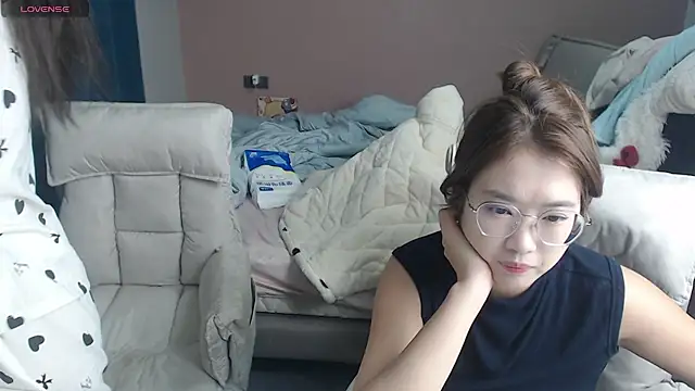 Snapshot of redrose520 chatting on December 2, 12:54 pm redrose520 online show from December 2, 12:54 pm