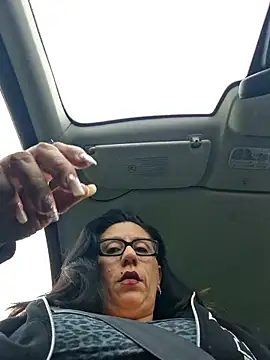 Snapshot of Lolytamilf chatting on January 16, 9:46 am Lolytamilf online show from January 16, 9:46 am