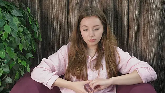 Snapshot of EloiseFarler chatting on September 24, 5:00 am EloiseFarler online show from September 24, 5:00 am