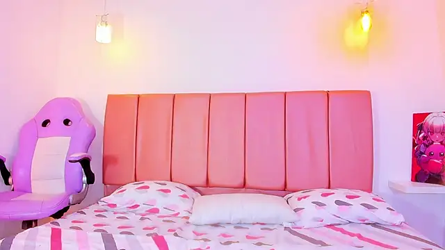 emily  walker online show from January 12, 4:39 am