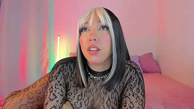 emily  walker online show from May 15, 10:50 pm