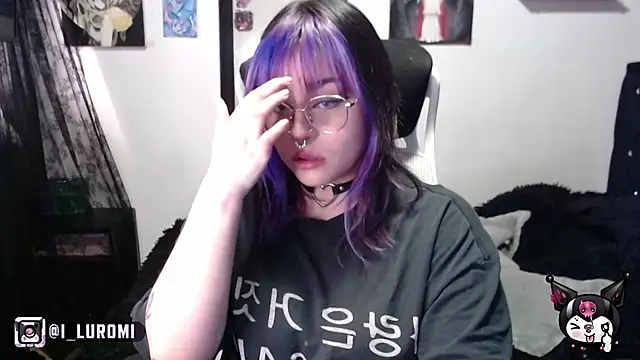 Iluromi online show from December 19, 3:08 pm