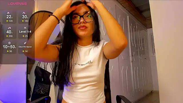 Snapshot of cherry_bunnyx chatting on October 9, 3:37 am cherry bunnyx online show from October 9, 3:37 am