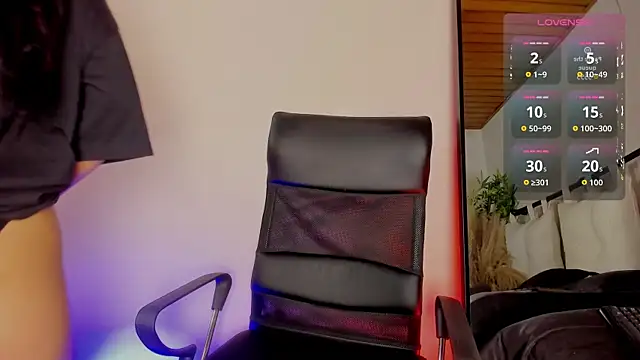 Snapshot of cherry_bunnyx chatting on November 14, 4:22 am cherry bunnyx online show from November 14, 4:22 am