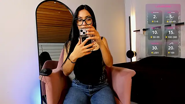 Snapshot of cherry_bunnyx chatting on November 29, 3:31 am cherry bunnyx online show from November 29, 3:31 am