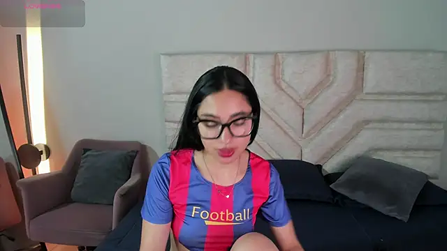 Snapshot of cherry_bunnyx chatting on January 7, 3:53 am cherry bunnyx online show from January 7, 3:53 am