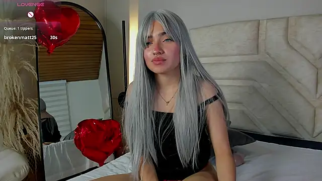 Snapshot of cherry_bunnyx chatting on February 15, 7:51 am cherry bunnyx online show from February 15, 7:51 am