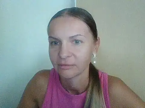 Snapshot of Domiraya chatting on October 1, 2:01 pm Domiraya online show from October 1, 2:01 pm