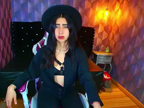 Snapshot of Nanisshawna chatting on October 29, 3:31 am Nanisshawna online show from October 29, 3:31 am