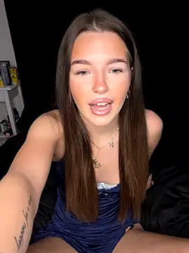 Snapshot of OceanLoverxox chatting on October 5, 10:24 am OceanLoverxox online show from October 5, 10:24 am
