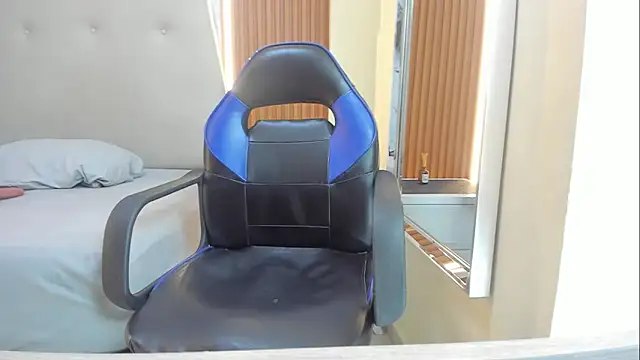 SAMANTHABENET online show from February 9, 7:18 pm