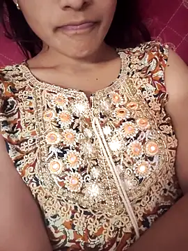 Queen-Bee143 online show from February 17, 4:42 am