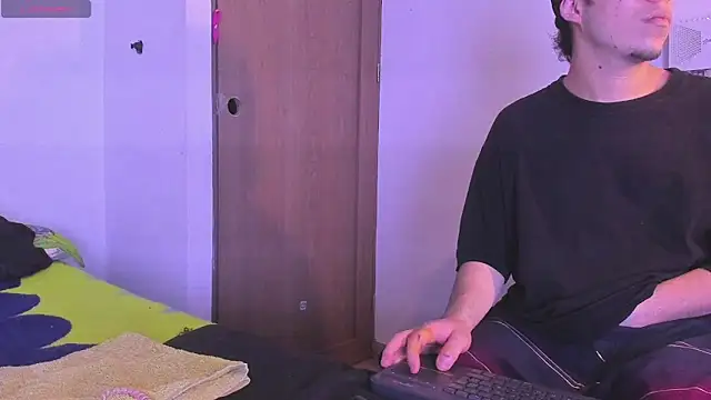 Snapshot of Dirty_Pleasure69 chatting on November 14, 9:02 pm Dirty Pleasure69 online show from November 14, 9:02 pm