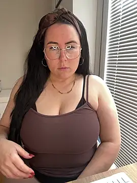 Snapshot of Ruby-Black chatting on March 2, 10:11 am Ruby-Black online show from March 2, 10:11 am