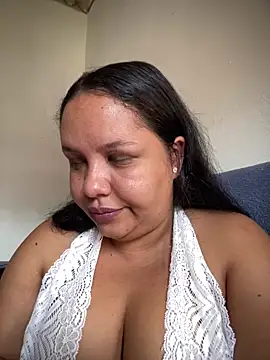 Snapshot of EggedGrowth chatting on February 16, 4:14 pm EggedGrowth online show from February 16, 4:14 pm