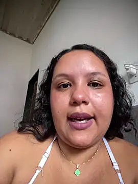 Snapshot of EggedGrowth chatting on February 24, 1:53 pm EggedGrowth online show from February 24, 1:53 pm