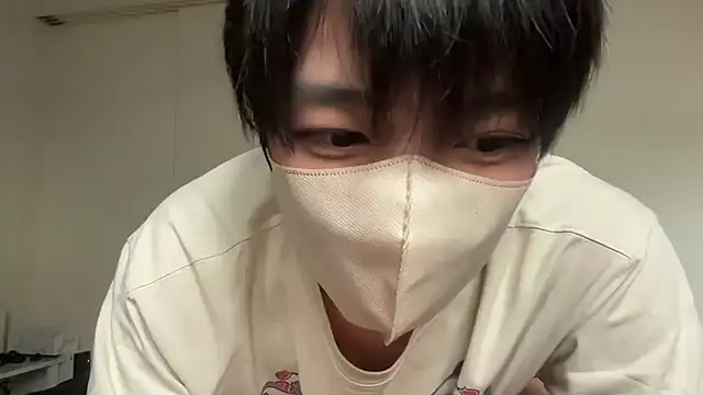 Snapshot of tora3220 chatting on April 19, 5:07 am tora3220 online show from April 19, 5:07 am