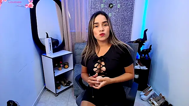 Sally Ricci online show from November 18, 1:00 am