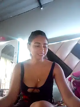 NileveSantanna online show from September 27, 9:09 pm