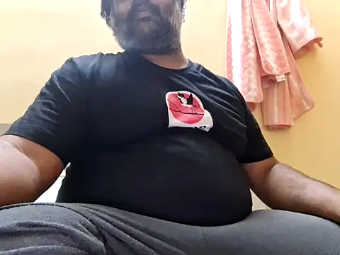 Snapshot of BigShowXxXx@xh chatting on May 28, 6:05 pm BigShowXxXxxh online show from May 28, 6:05 pm