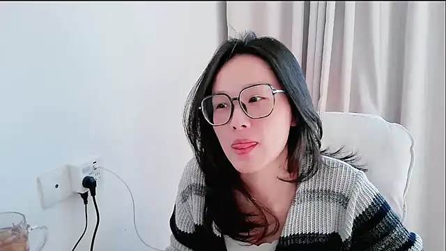 guai00 online show from November 29, 5:10 am