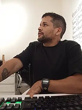 LucasGaeel online show from July 1, 5:31 am