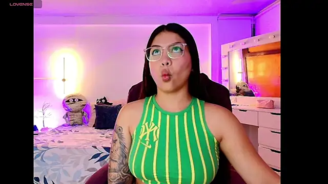 kloe28 online show from November 4, 4:00 am