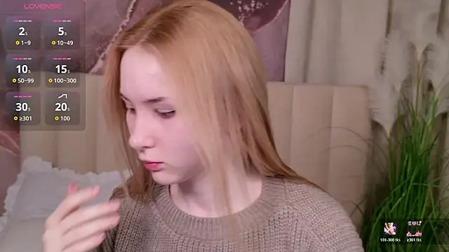 Snapshot of LiraKink chatting on February 2, 3:49 am LiraKink online show from February 2, 3:49 am