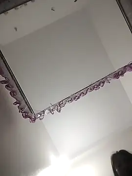 Girl Shy2000 online show from March 18, 4:32 pm