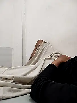 Snapshot of Ilhaamgrey chatting on October 8, 9:18 am Ilhaamgrey online show from October 8, 9:18 am