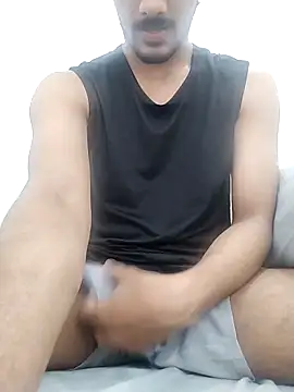 Snapshot of Ilhaamgrey chatting on January 16, 8:51 am Ilhaamgrey online show from January 16, 8:51 am