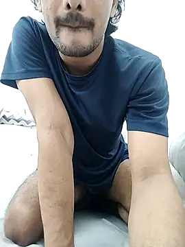 Snapshot of Ilhaamgrey chatting on February 5, 9:36 am Ilhaamgrey online show from February 5, 9:36 am