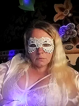 Snapshot of Fiona696 chatting on September 25, 6:11 pm Fiona696 online show from September 25, 6:11 pm