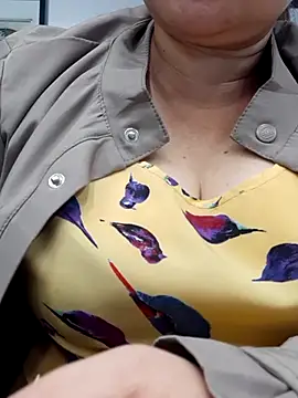 Kimkhaepretty online show from November 17, 5:35 am