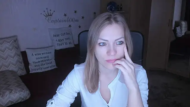 Tiffany Bates online show from October 24, 3:25 am