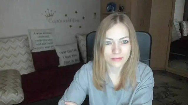 Tiffany Bates online show from November 12, 3:18 am