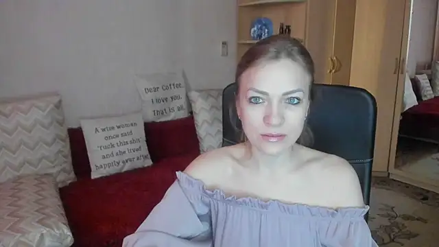 Snapshot of Tiffany_Bates chatting on January 10, 11:45 am Tiffany Bates online show from January 10, 11:45 am