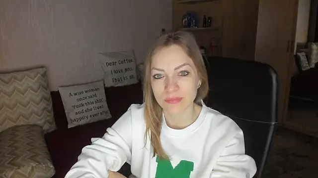 Snapshot of Tiffany_Bates chatting on January 13, 3:01 am Tiffany Bates online show from January 13, 3:01 am