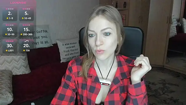 Snapshot of Tiffany_Bates chatting on April 12, 3:00 am Tiffany Bates online show from April 12, 3:00 am
