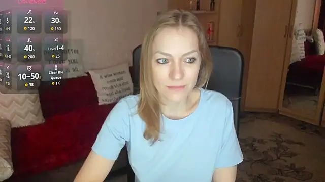 Snapshot of Tiffany_Bates chatting on May 12, 10:45 am Tiffany Bates online show from May 12, 10:45 am