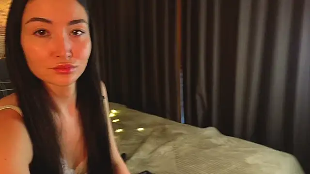 MilaYumi online show from February 19, 6:42 am