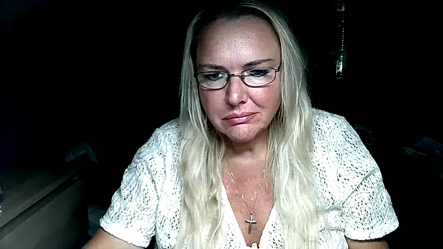 Snapshot of Sandy-Summer chatting on September 25, 11:25 am Sandy-Summer online show from September 25, 11:25 am