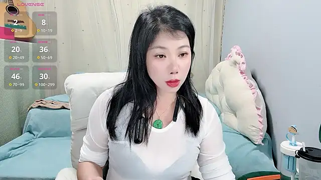 Snapshot of Huanhuan- chatting on October 4, 2:15 pm Huanhuan- online show from October 4, 2:15 pm
