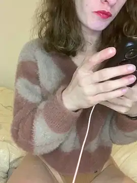 Snapshot of june_cat chatting on February 18, 6:59 pm june cat online show from February 18, 6:59 pm