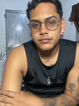 AaronMars  online show from October 9, 11:03 pm
